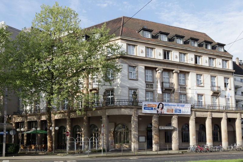 Hotel A&O Karlsruhe Hauptbahnhof Exterior foto